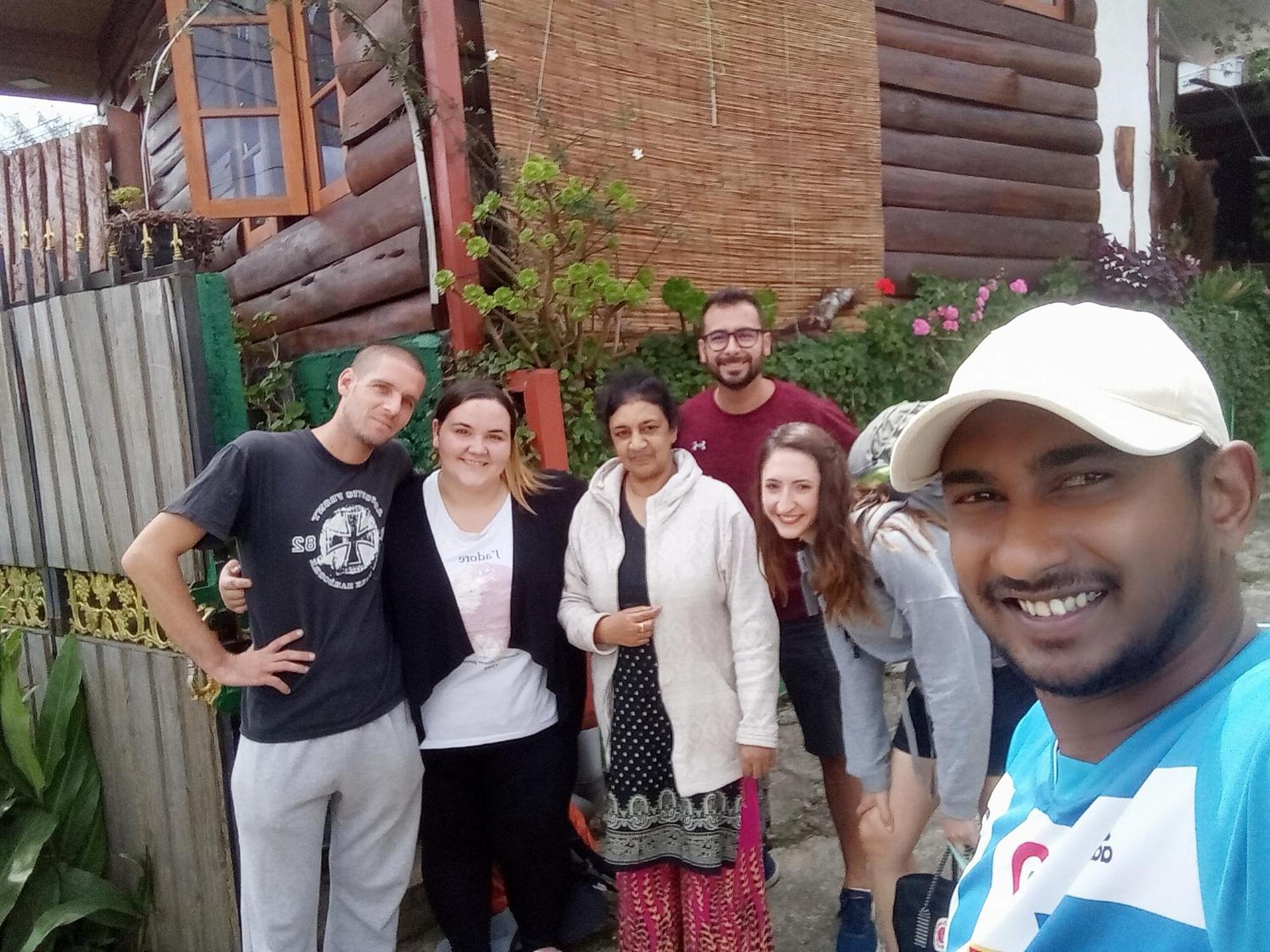 20/20 Wood Homestay